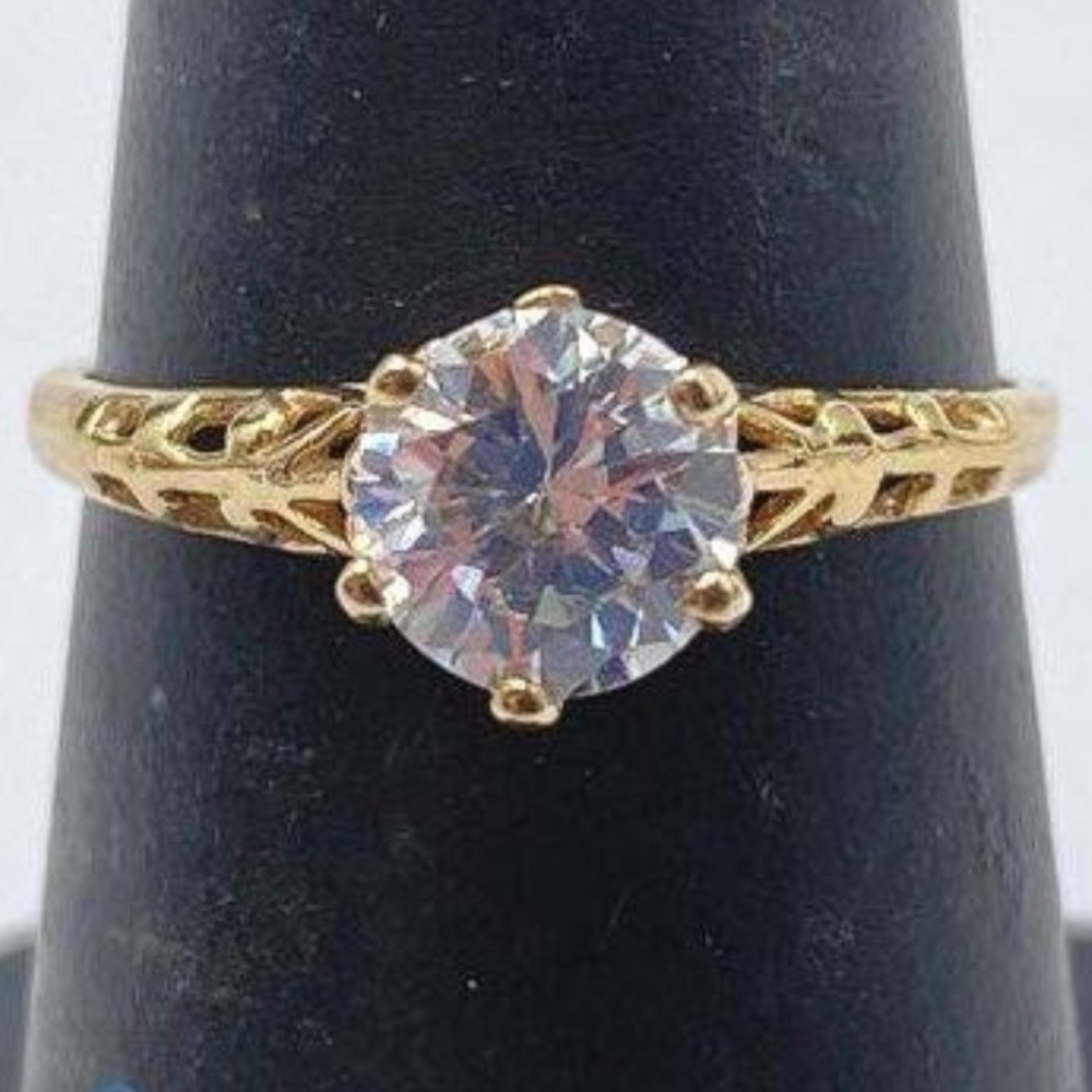 10k Gold CZ Round Center Stone Ring Size 5.5 1.4 Grams
